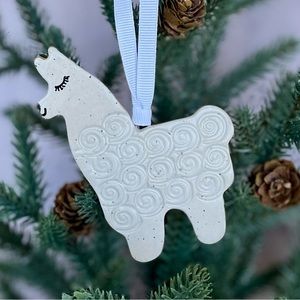 Llama ornamemt